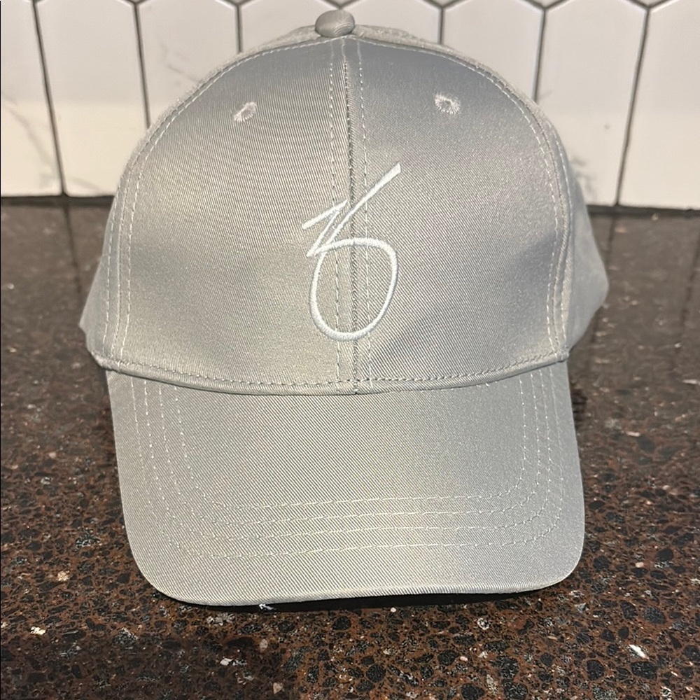 ZO Skin Health Sliver Cap *LIMITED EDITION*AUTH* unisex